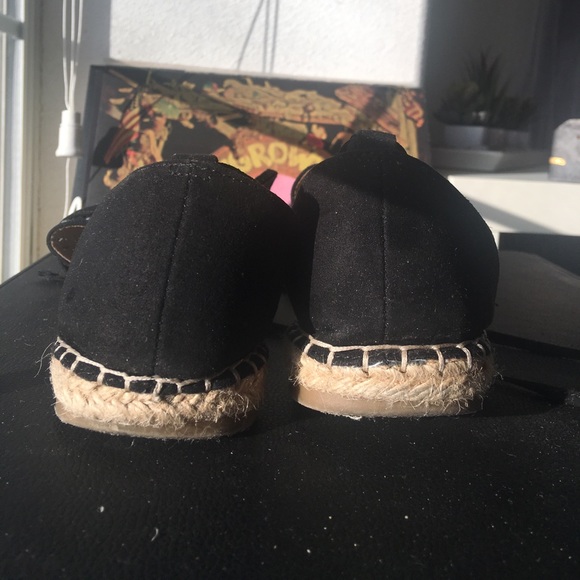 Black lace flats - Picture 3 of 3